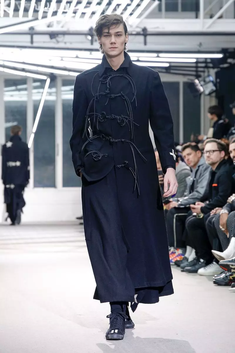 Yohji Yamamoto Awọn aṣọ aṣọ ọkunrin Igba otutu 2019 Paris18