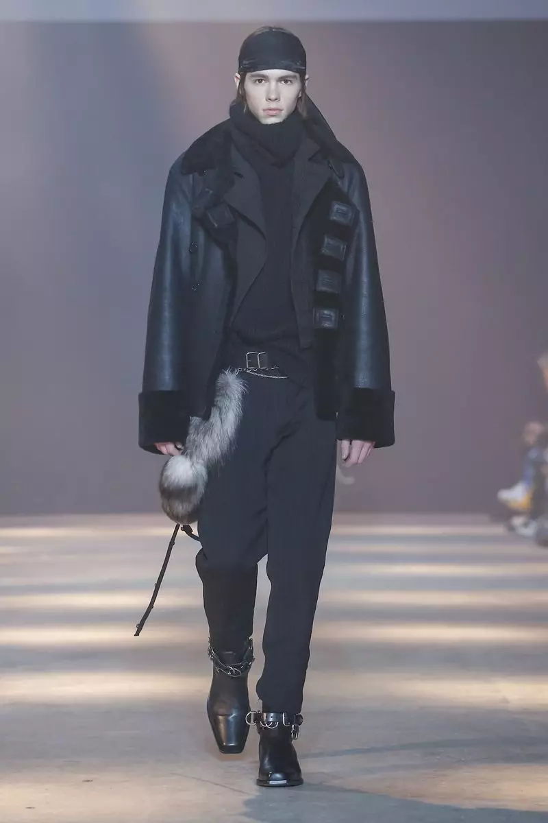 Ann Demeulemeester Vira Vesto Aŭtuno Vintro 2019 Parizo31