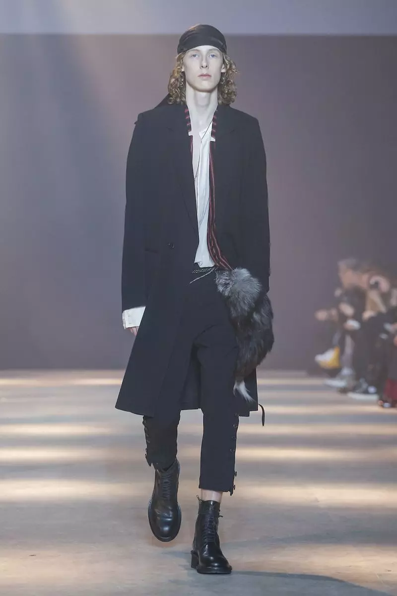 Ann Demeulemeester Vira Vesto Aŭtuno Vintro 2019 Parizo47