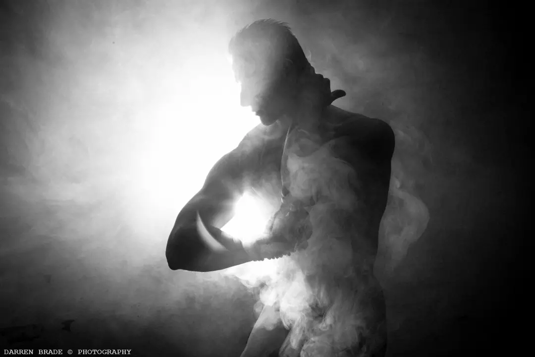 EXCLUSIV: DRAGON IN THE SMOKE de Darren Brade 18083_12