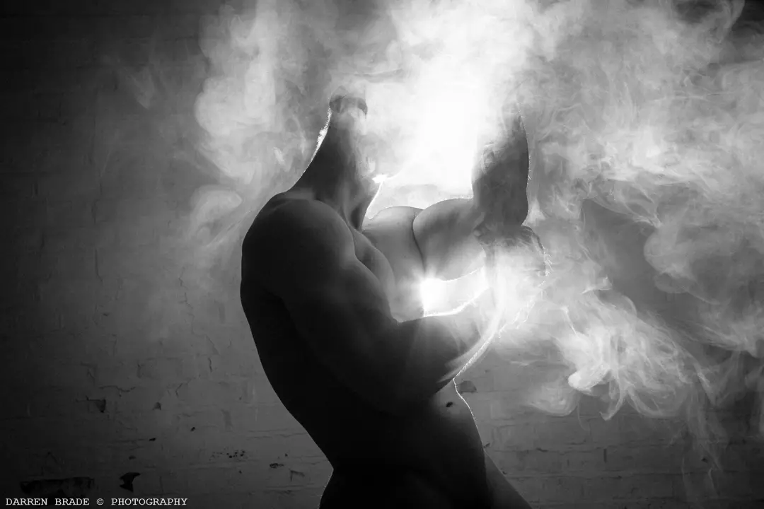 เอกสิทธิ์: DRAGON IN THE SMOKE โดย Darren Brade 18083_8