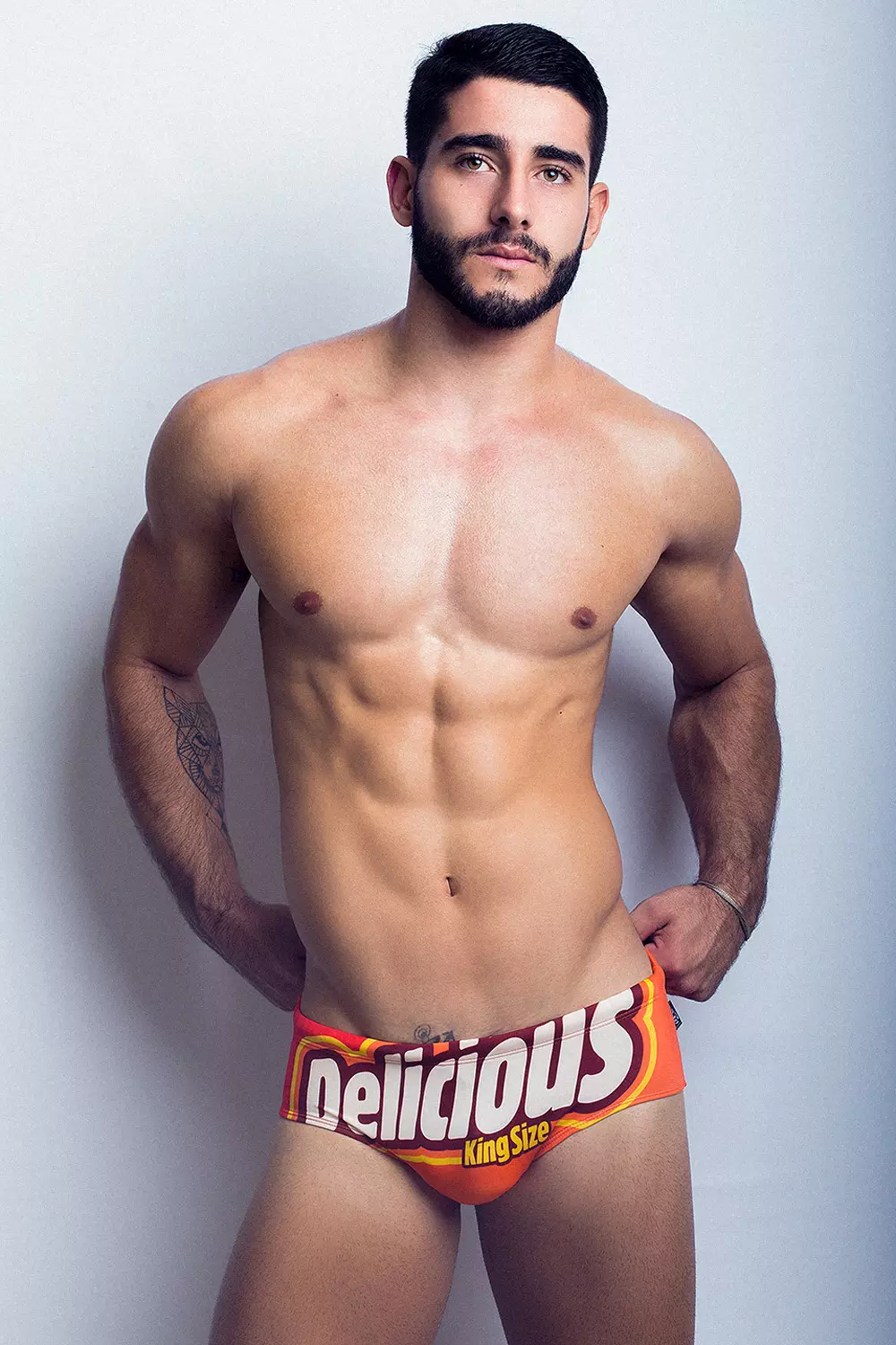 Modelos espanhóis Juicy Squeeze de Adrian C. Martin (4)