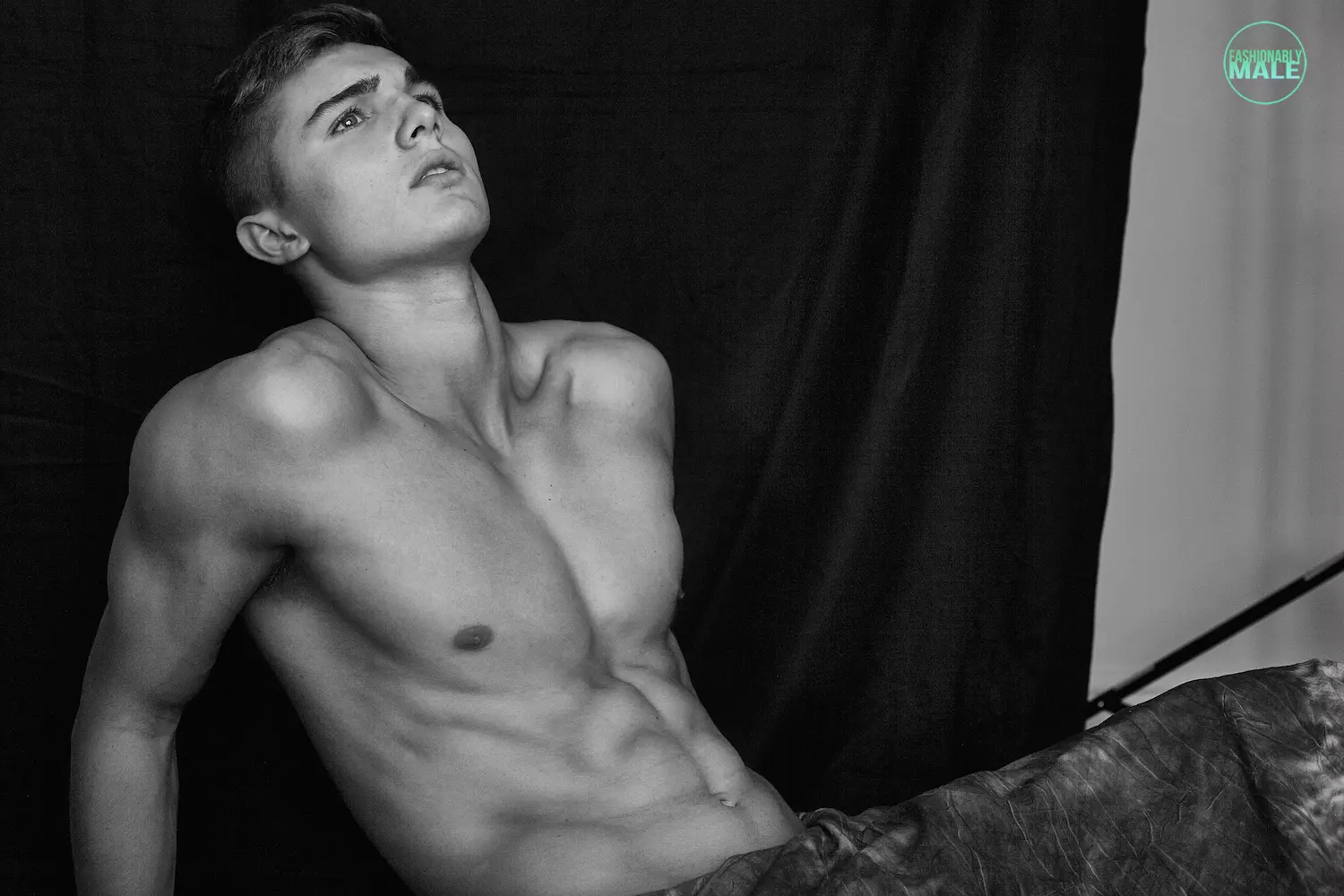 Freddie Pearson naJosé Pope for Fashionably Male10