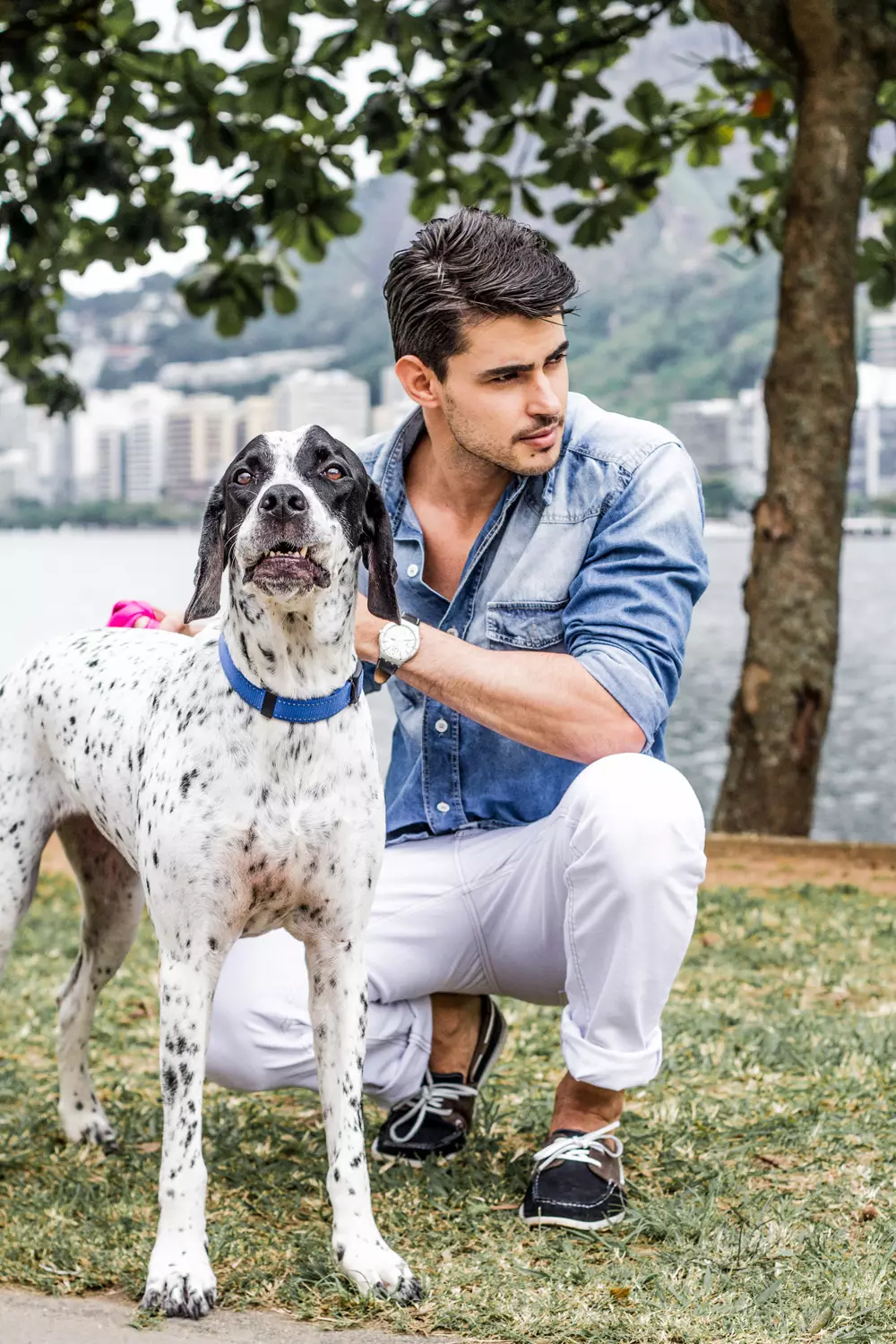 Todos nós conhecemos os modelos masculinos brasileiros, aqui está Ricardo Barreto uma bela modelo representada pela 40 Graus Models e está posando para as lentes de Simone Fransisco.