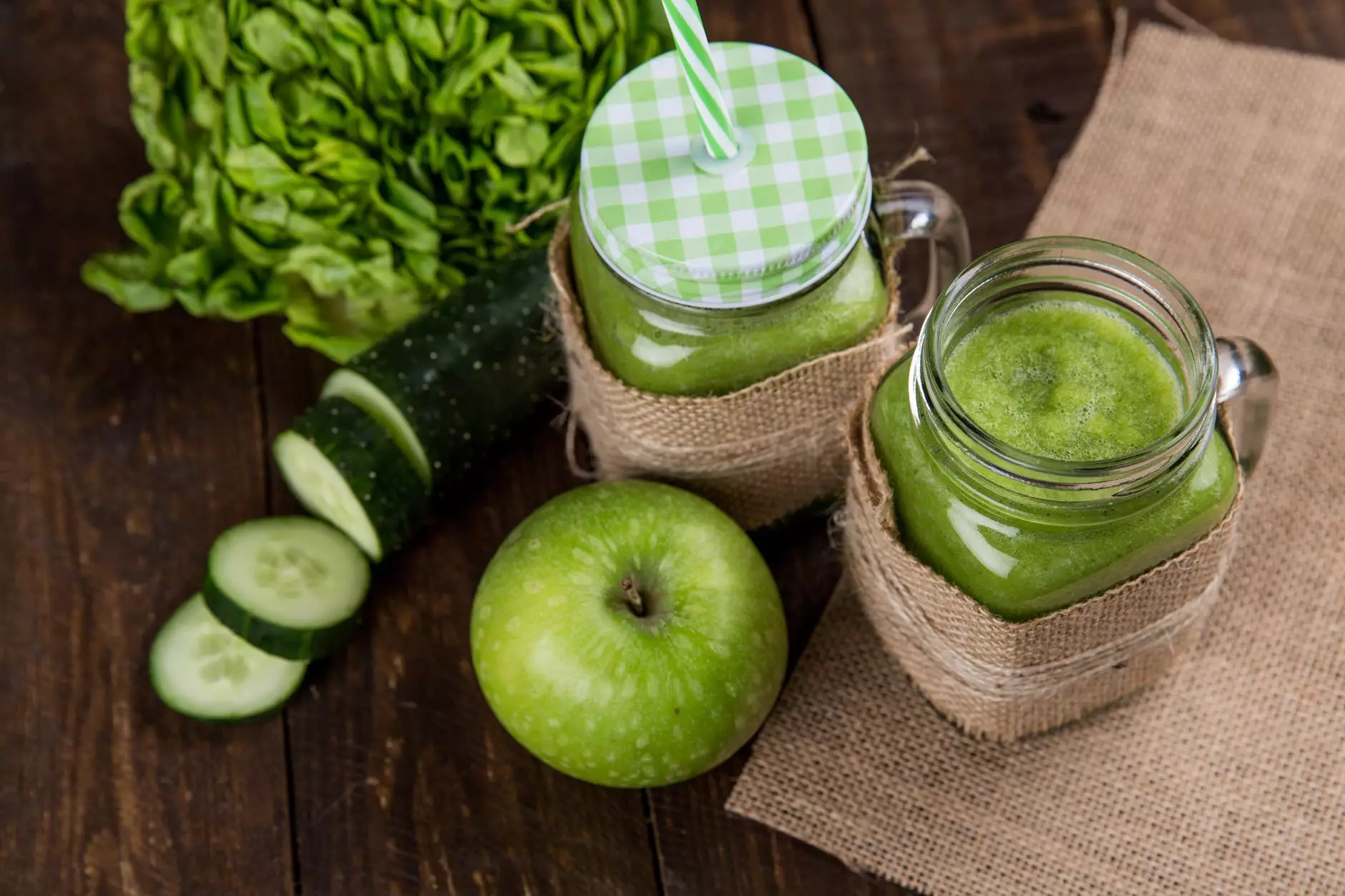 apple close up cucumber lamian