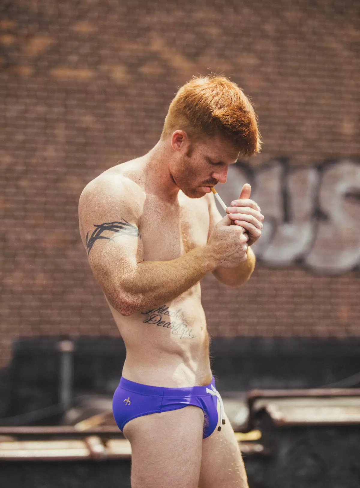 Andam na nga moigo sa NYC streets aduna kami ginger rebel male model nga si Ryan White nga gipusil ni Photographer HardCiderNY ni Menelik Puryear ug gi-istilo ni Kai Jankovic.