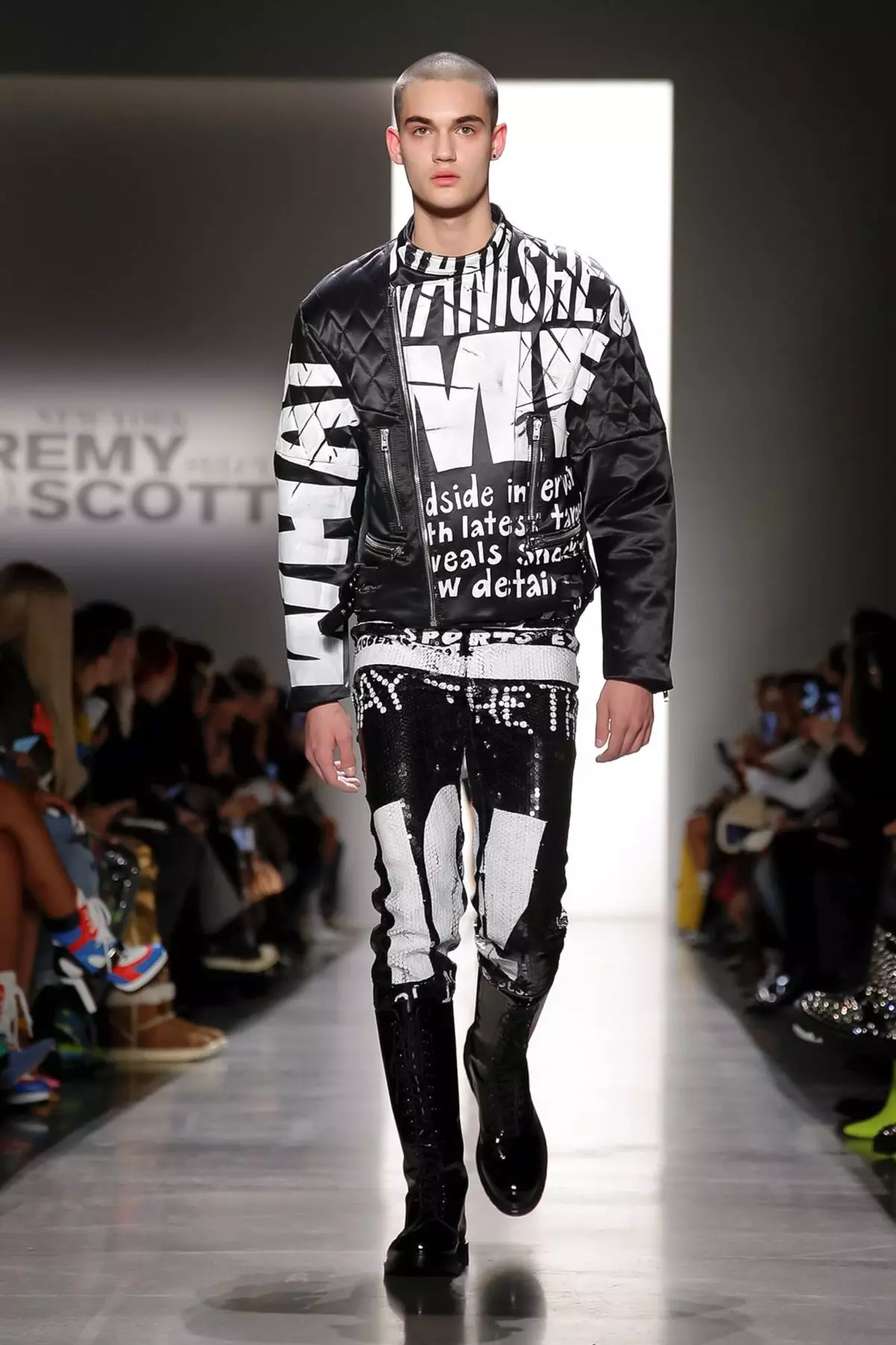 Jeremy Scott Amade ye ku Payîzê Zivistana 2019-an li xwe bike New York9