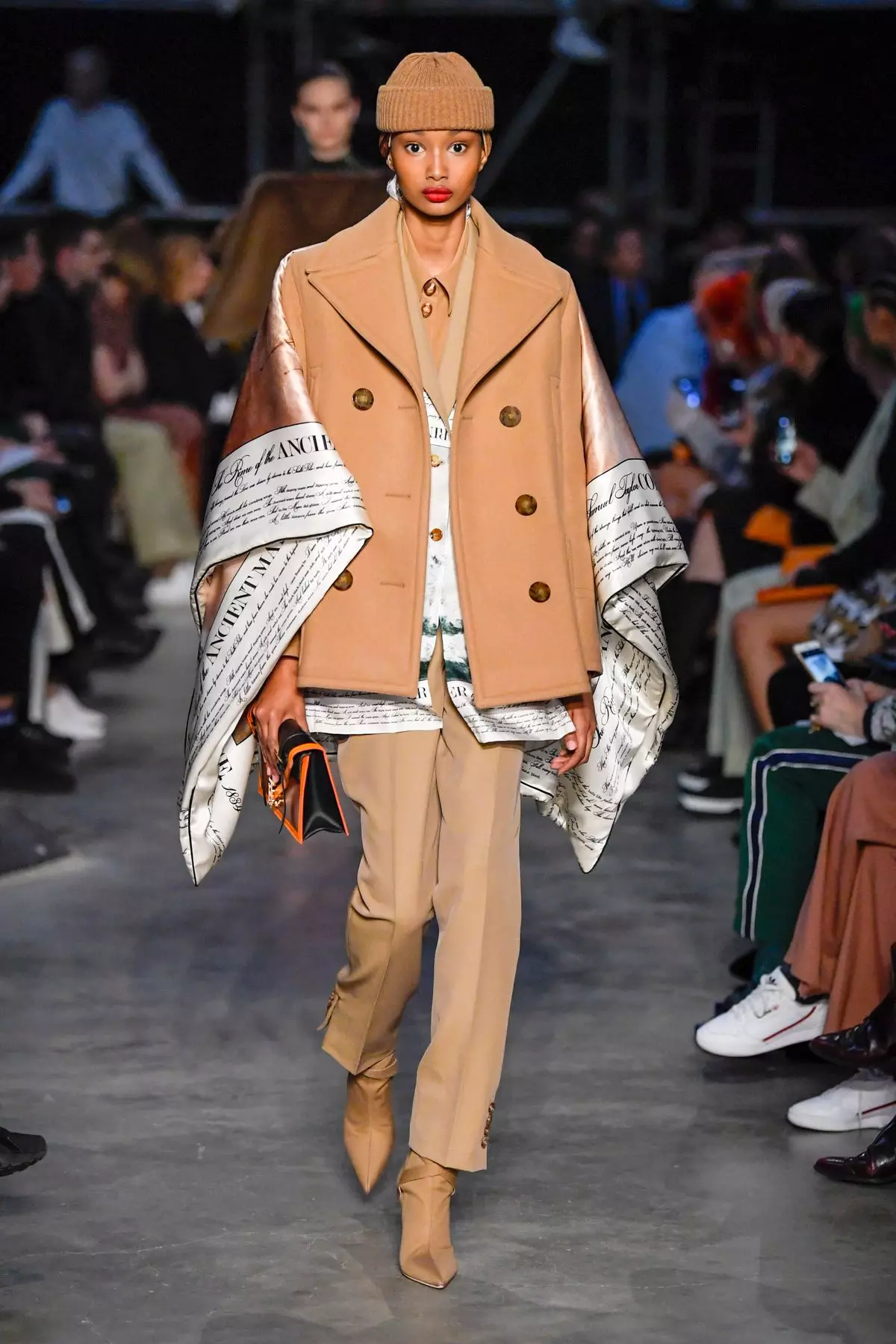 Burberry Miehet & Women Syksy Talvi 2019 London100