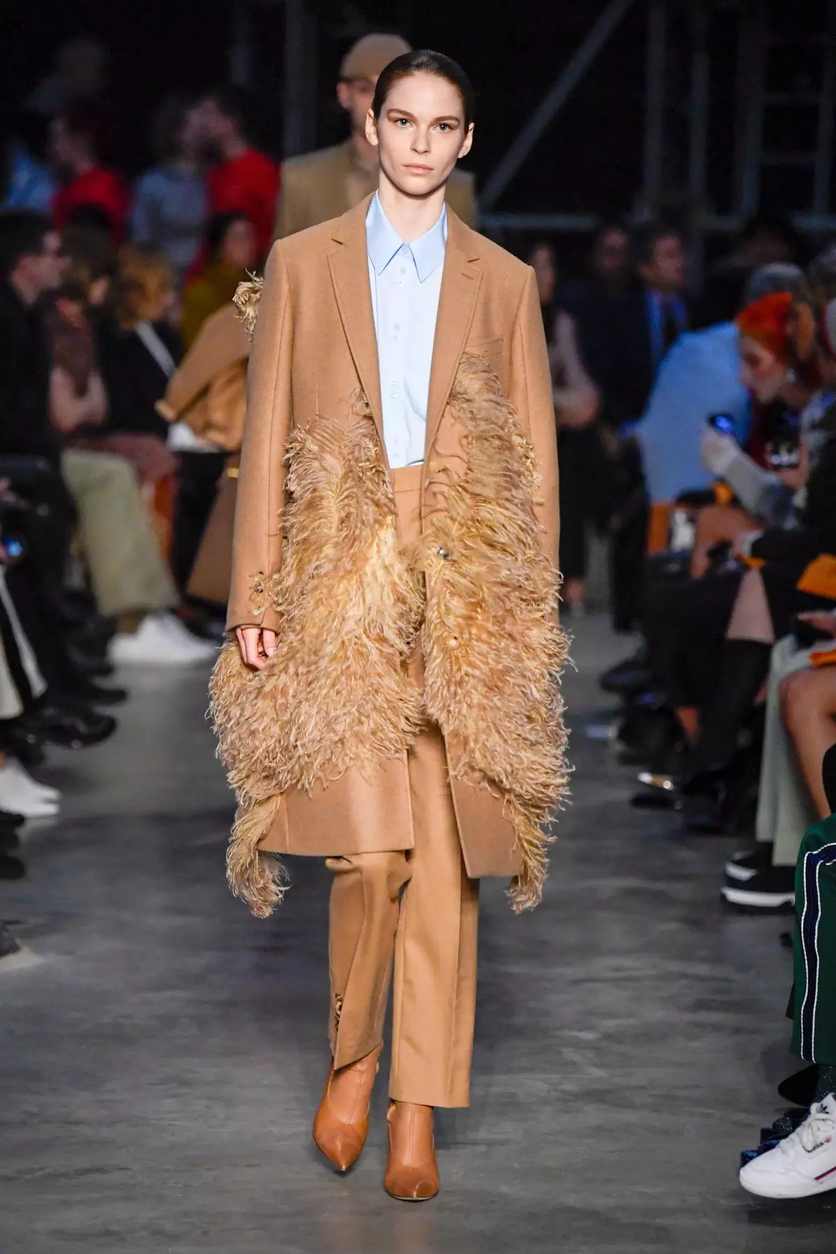 Burberry mehed ja naised, sügistalv 2019 London104