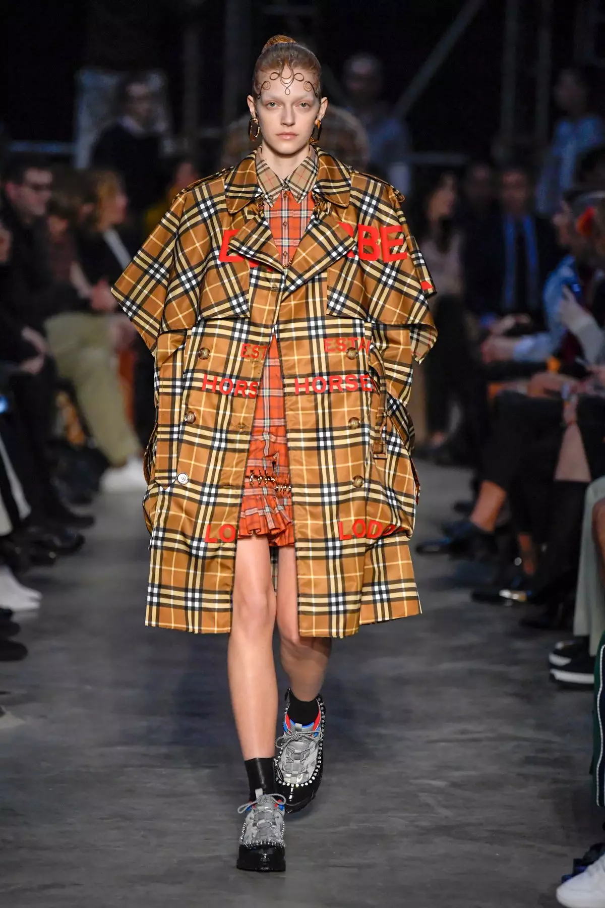 Burberry Nam & Nữ Thu Đông 2019 London17