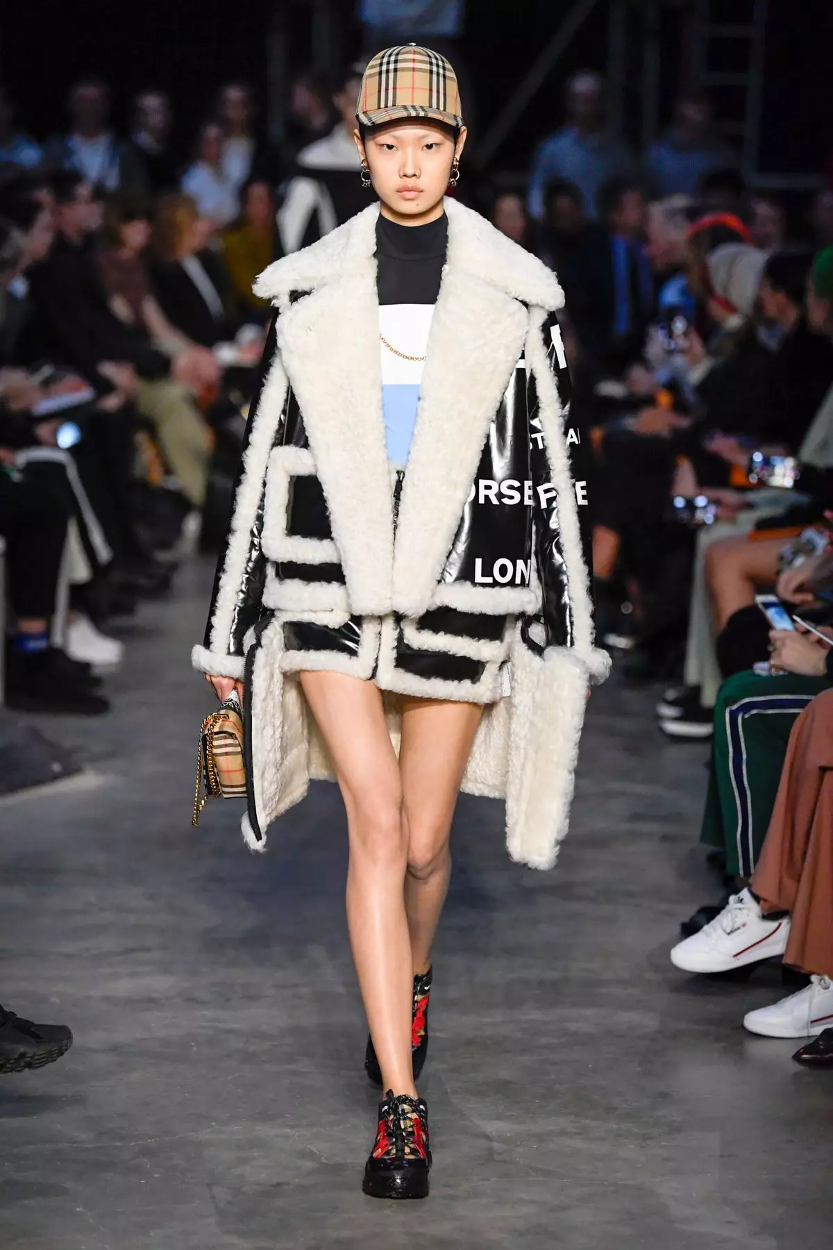 Burberry Nam & Nữ Thu Đông 2019 London2