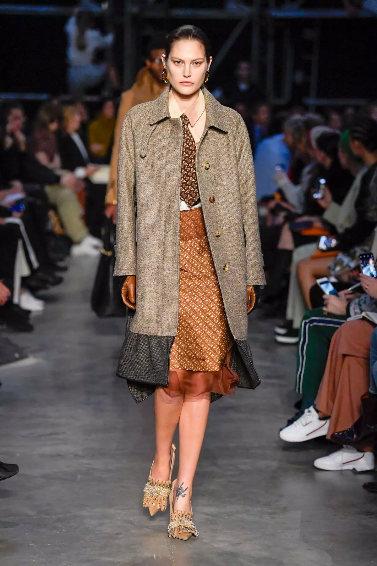 Burberry Irġiel u Nisa Fall Winter 2019 Londra74