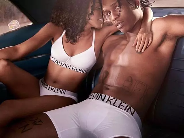 Calvin Klein SS19 kampaniýasy üçin Glen Luçfordyň “Rokki”