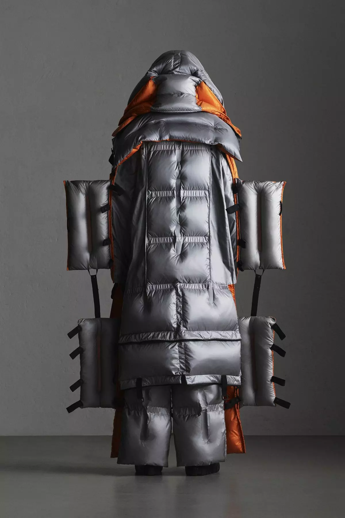 Moncler Craig Green גרייט צו טראָגן האַרבסט ווינטער 2019 מילאַן 15