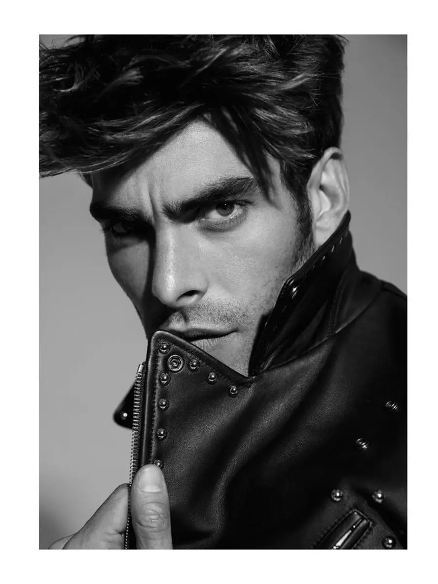 JON Kortajarena for Glass Magazine Fall 2017 by LUKASZ PUKOWIEC2