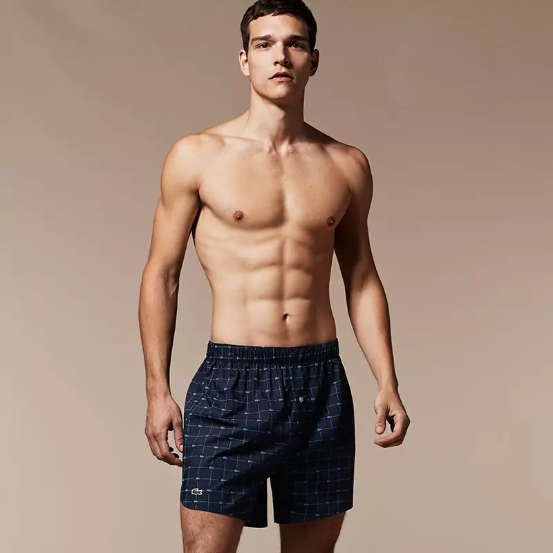 Dadorchuddiodd Lacoste ei lyfr edrych Underwear & Sleepwear newydd, yn cynnwys y model Brasil Alexandre Cunha.