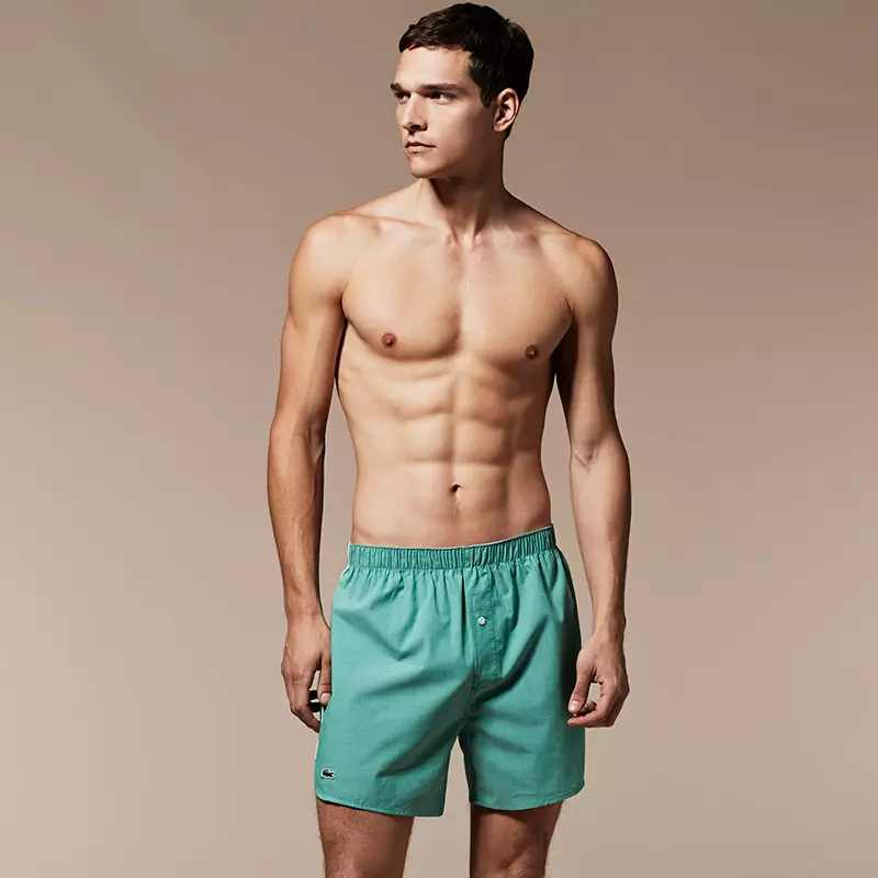 Dadorchuddiodd Lacoste ei lyfr edrych Underwear & Sleepwear newydd, yn cynnwys y model Brasil Alexandre Cunha.