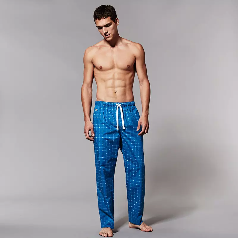 Dadorchuddiodd Lacoste ei lyfr edrych Underwear & Sleepwear newydd, yn cynnwys y model Brasil Alexandre Cunha.