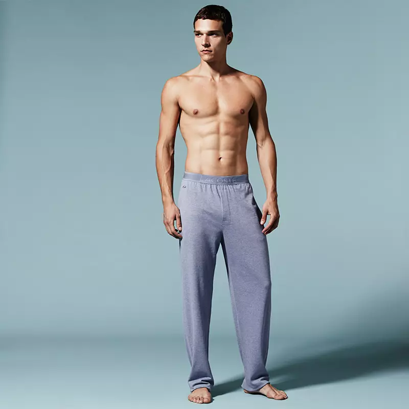 Lacoste ha presentat el seu nou lookbook de roba interior i roba de dormir, amb el model brasiler Alexandre Cunha.