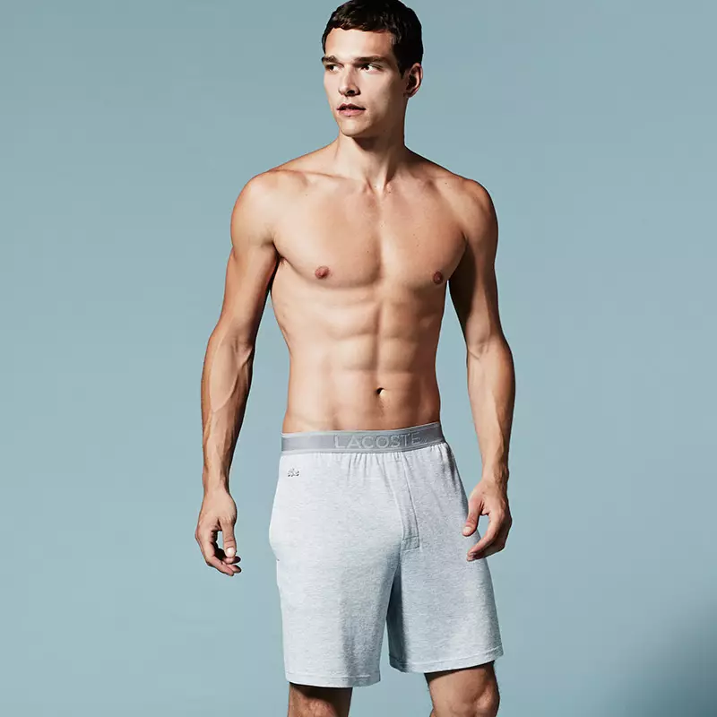 Dadorchuddiodd Lacoste ei lyfr edrych Underwear & Sleepwear newydd, yn cynnwys y model Brasil Alexandre Cunha.