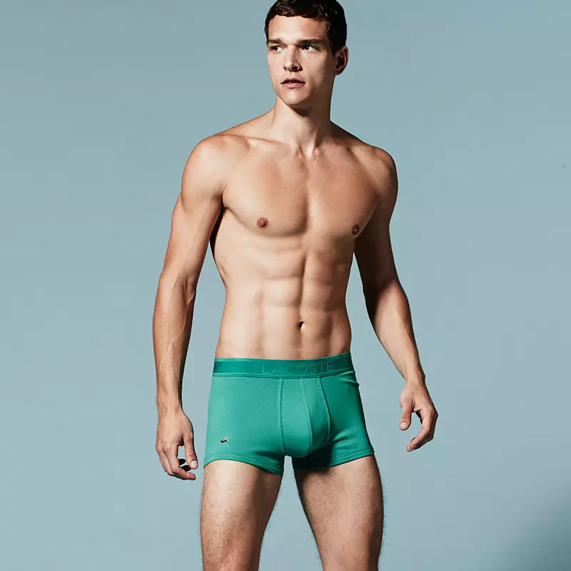 Dadorchuddiodd Lacoste ei lyfr edrych Underwear & Sleepwear newydd, yn cynnwys y model Brasil Alexandre Cunha.