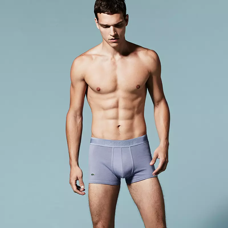 Dadorchuddiodd Lacoste ei lyfr edrych Underwear & Sleepwear newydd, yn cynnwys y model Brasil Alexandre Cunha.