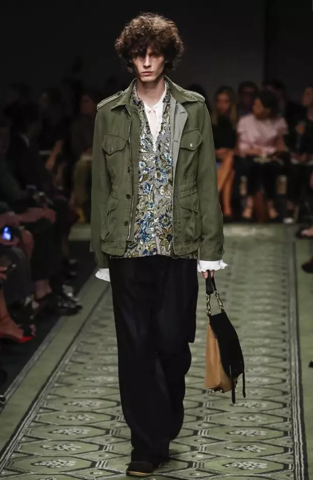 Burberry RTW Musim Semi/Musim Panas 2017 London 20740_2