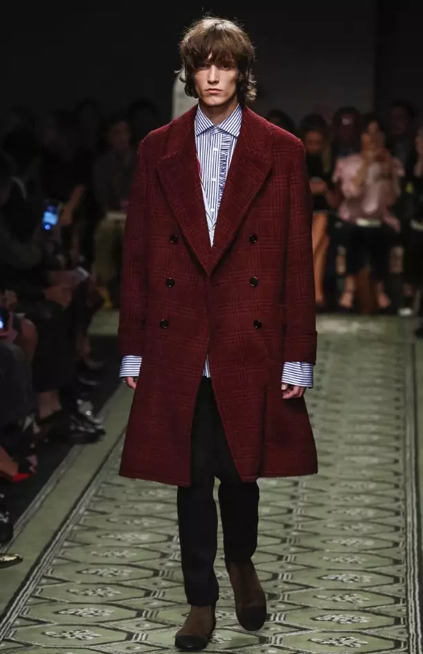 Burberry RTW primăvară/vară 2017 Londra 20740_5