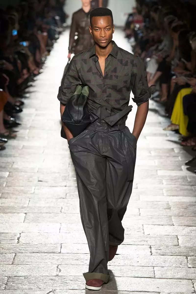 bottega-veneta-rtw-ss17-milan-fashion-ọsẹ11