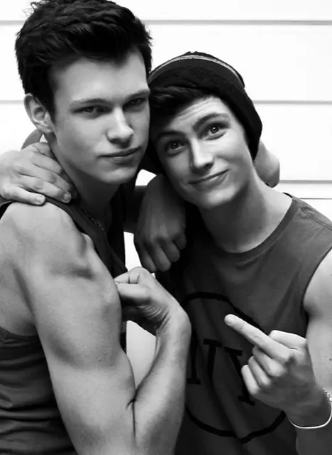 Max-and-Zane-Wilbur-By-Photographer-Kai-Z-Feng-10