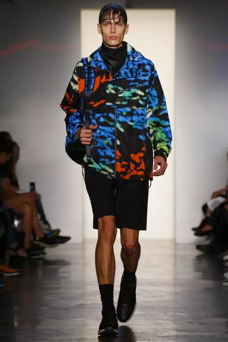 Tim Coppens Preta Por Vestiĝi Printempo-Somero 2015 en Novjorko