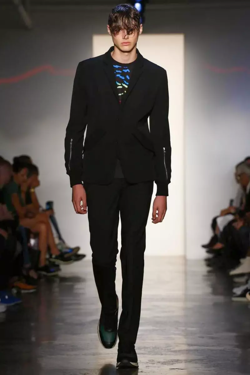 Tim Coppens Preta Por Vestiĝi Printempo-Somero 2015 en Novjorko