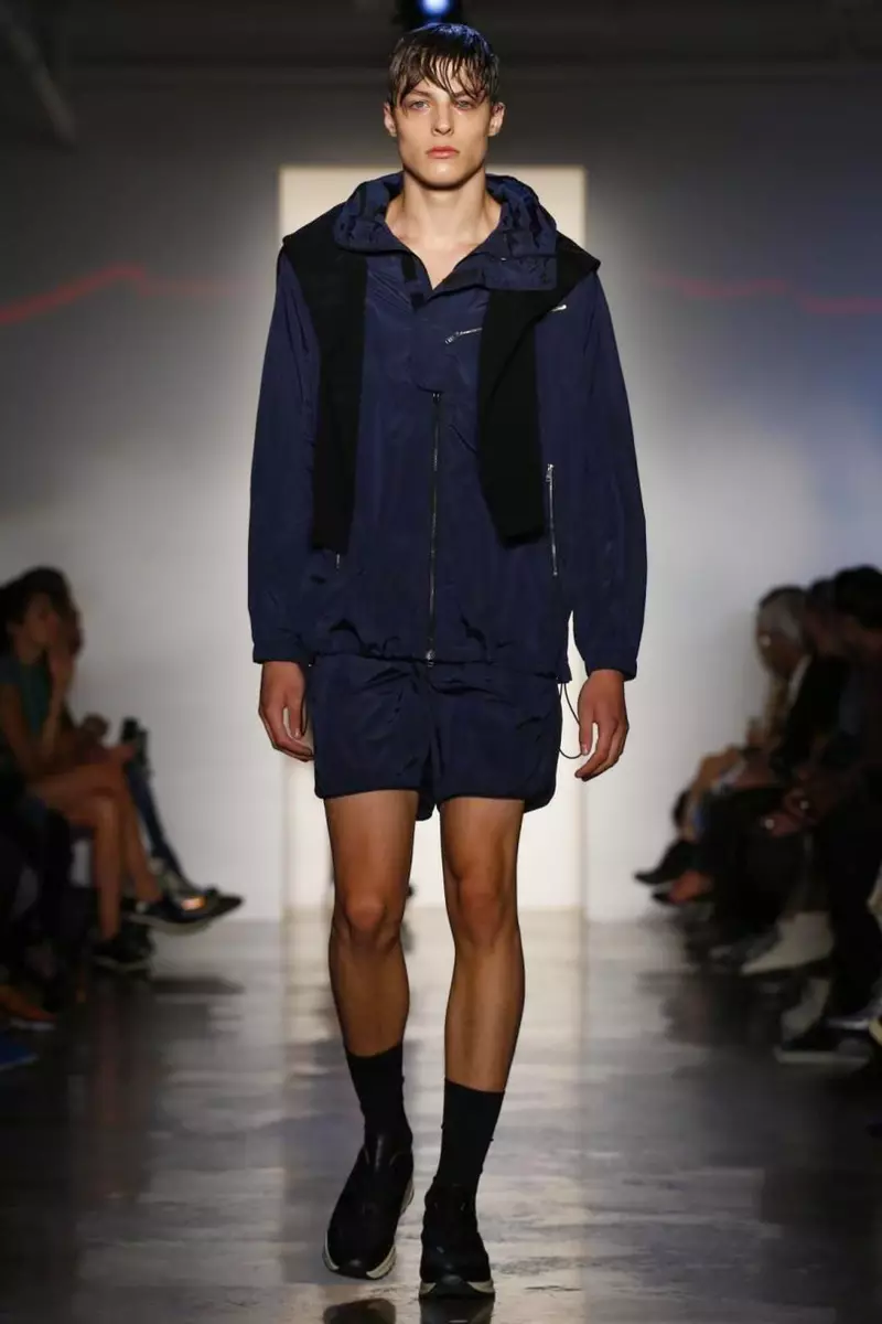 Tim Coppens Preta Por Vestiĝi Printempo-Somero 2015 en Novjorko