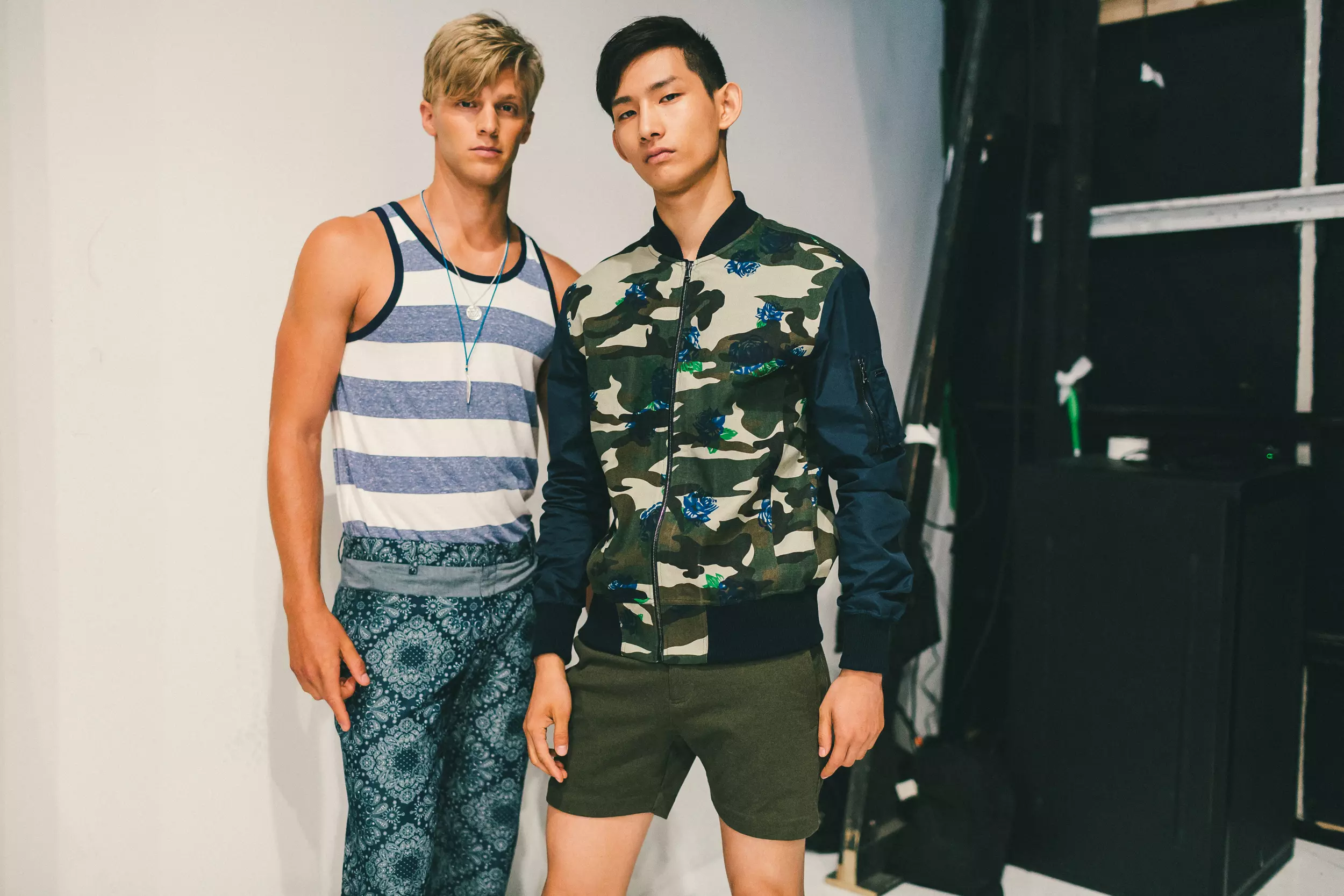 Behind the Scenes og banebilleder fra Parke & Ronen Spring 2016 runway show den 16. juli under New York Fashion Week Men's. Denne sæsons kollektion havde titlen Destination: Aquarius og var inspireret af 70'erne. Showet indeholdt mandlige topmodeller, herunder Travis Smith, Clark Bockelman, Cashel Barnett, Sup Park, James Smith, Caian Maroni og Ian Mellencamp, blandt andre.