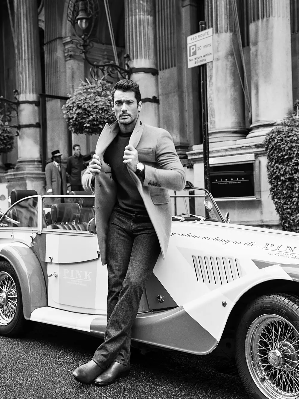 Model teratas “English Gentleman” David Gandy memaparkan muka depan baharu untuk GQ Mexico Oktober 2016 Terbitan fotografi cerita oleh Richard Ramos dan digayakan oleh Lorna McGee. Arahan Seni oleh Fernando Carrillo dan Alonso Parra dan dandanan oleh Larry King.