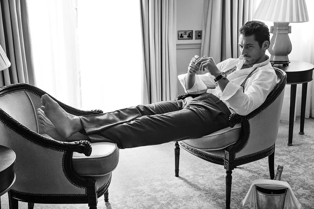 “English Gentleman” Top model David Gandy predvodi novu naslovnicu za GQ Meksiko, oktobar 2016. Izdajte priču koju je fotografirao Richard Ramos i stilizirala Lorna McGee. Umjetnička režija: Fernando Carrillo i Alonso Parra, a njegovanje Larry King.