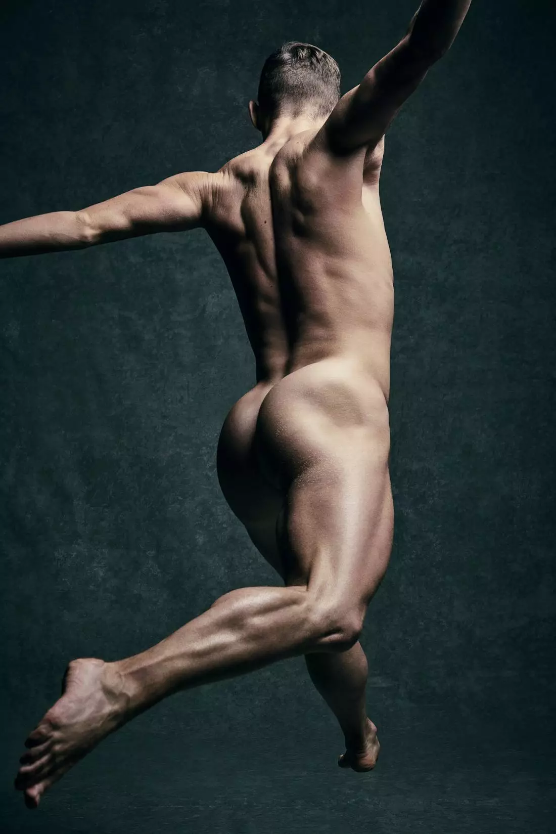 Adam Rippon ji bo ESPN Body Issue 10