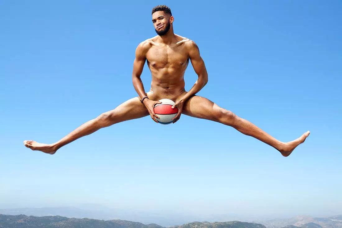 卡尔·安东尼·唐斯 (Karl Anthony Towns) 为 ESPN Body Issue 10