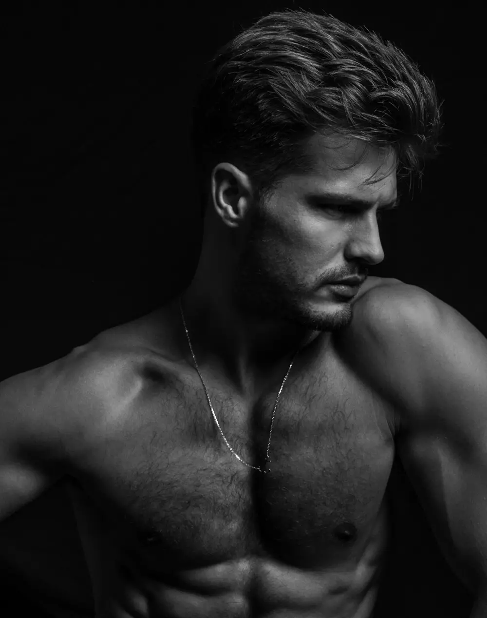 Sublime portrait du top model Diego Miguel par Matthew Pandolfe