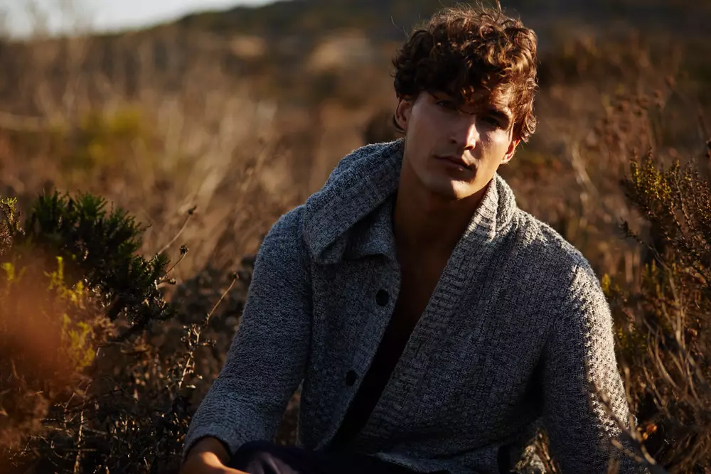 Fotograaf Alexis Adam kom uiteindelik terug na Fashionably Male in hierdie gefassineerde stel met model Andrew Lewandowski geteken met: Wilhelmina LA, Soul NYC, Ignite MN, View Spain.