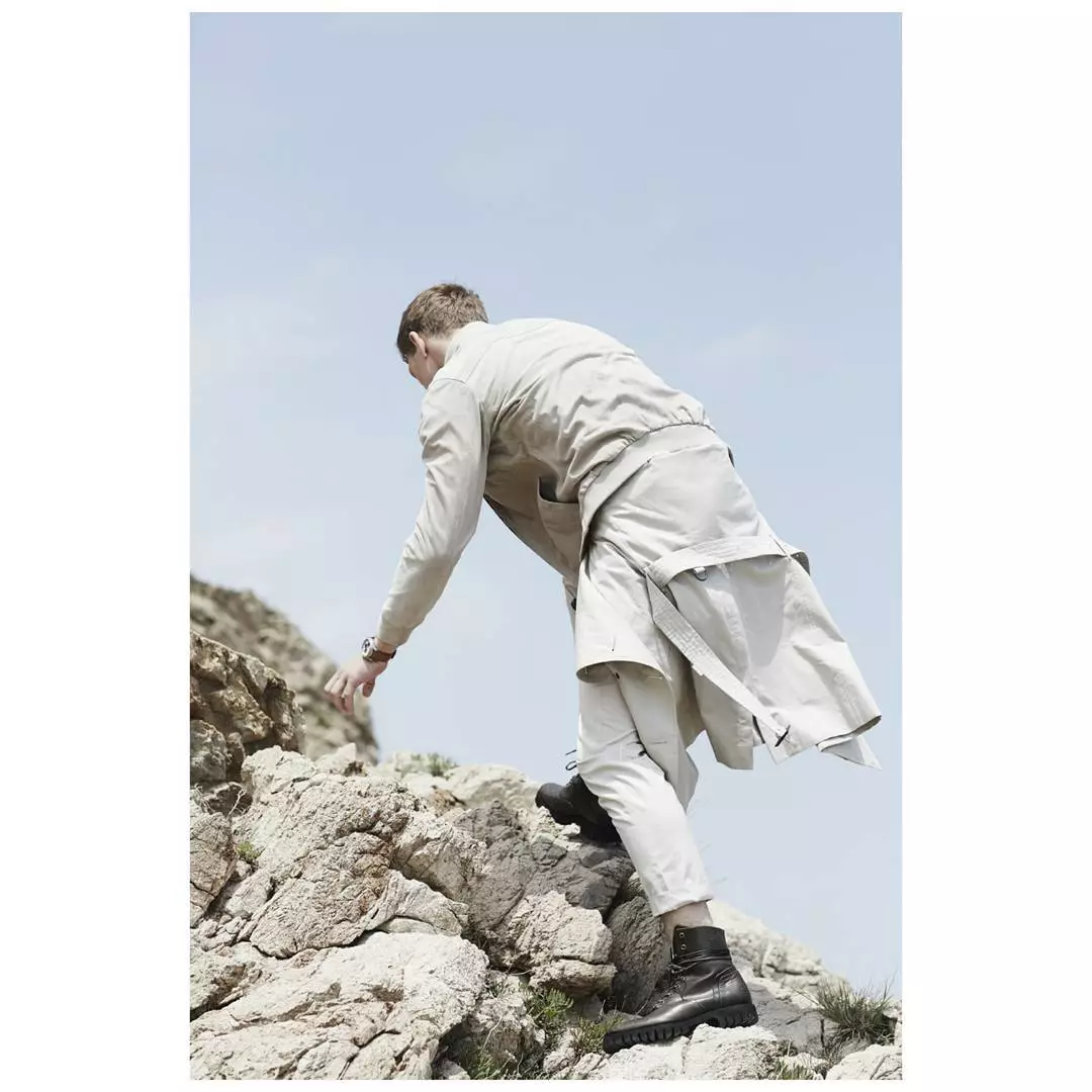 Julian Schneyder na-aga n'ihu na ahụike nwoke ọhụrụ Spain October 2016 Style Guide F / W 2016 foto site na Edu García na stylist site na Debora Traite. Nkwadebe nke Sarai Pujol.