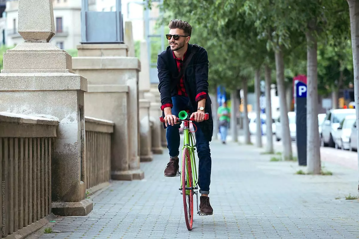 Wenke oor hoe om veilig te wees terwyl jy in die stad fietsry