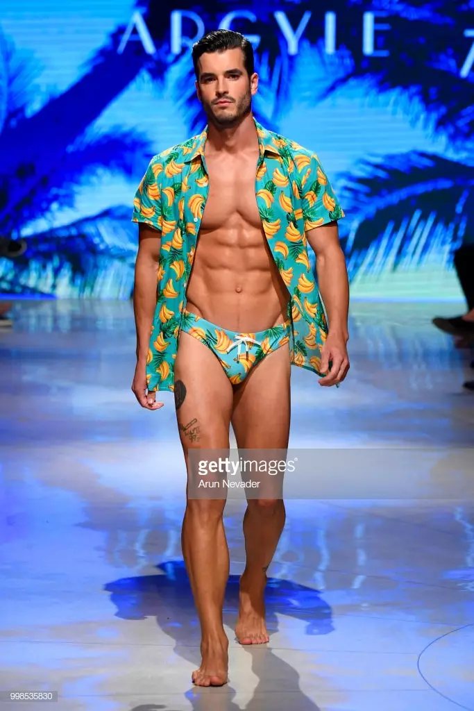 Manekenka šeta pistom za Argyle Grant na Miami Swim Weeku powered by Art Hearts Fashion Swim/Resort 2018/19 na Faena Forumu 13. srpnja 2018. u Miami Beachu, Florida.