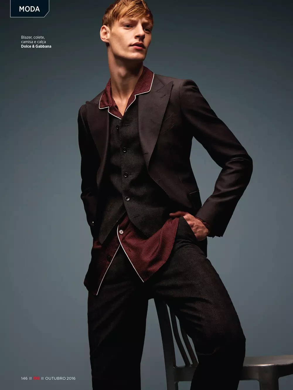 Dopo la sua copertina di successo per Vogue, il modello Roberto Sipos (Soul Artist Management) non smette di lavorare. Ora posa per l'obiettivo di Karl Simone in una storia di moda semplice chic ma elegante per GQ Brasile. Stile di Jenesee Utley.