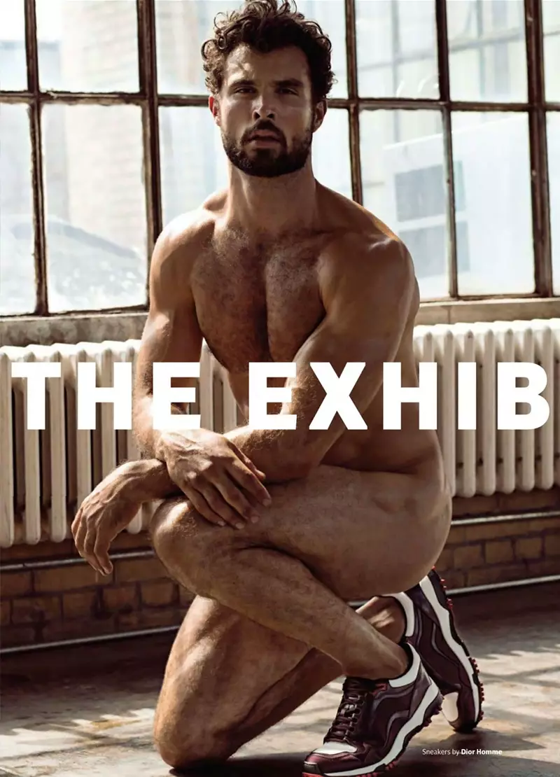 Greg Vaughan fényképezte, itt van Walter S. az OUT Magazine „The Exhibitionist” című művében. Walter ezen a fotózáson szinte semmit nem viselt, mégis szép darabok láthatók pl. napszemüveg a Lacoste-tól, tornacipő a DIOR Homme-tól, prémes sapka a DSQUARED-től, takaró a Hermes és Louis Vuittontól, karóra a Versace-től