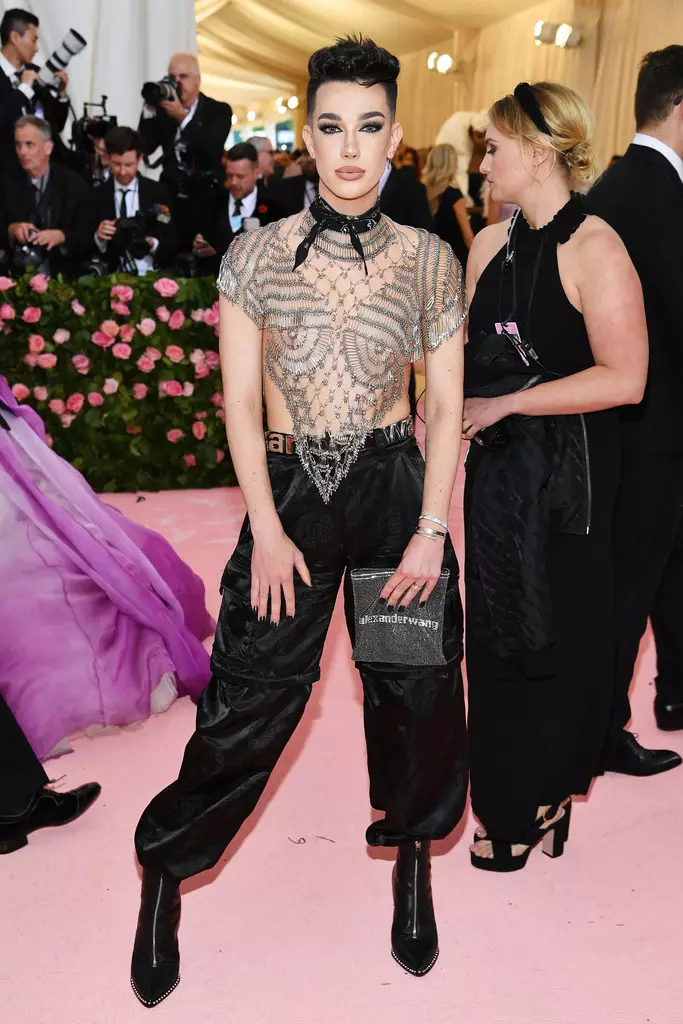 Burrat në kampin festues të Met Gala 2019: Shënime mbi modën 23276_13