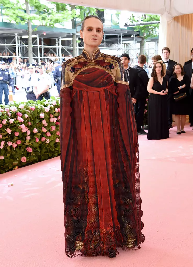 Mga Lalaki sa 2019 Met Gala Celebrating Camp: Mga Tala sa Fashion 23276_17