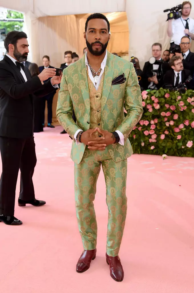 Ụmụ nwoke na 2019 Met Gala na-eme ememe: Ihe ndetu na ejiji 23276_24