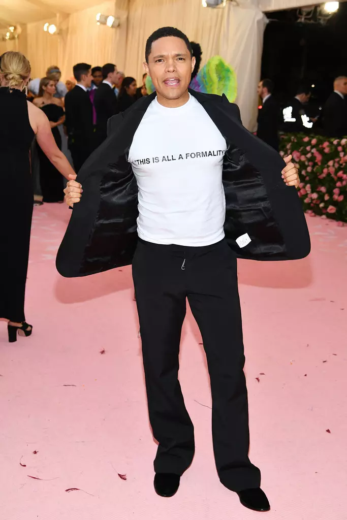 Alii i le 2019 Met Gala Celebrating Camp: Fa'amatalaga i Faiga 23276_32