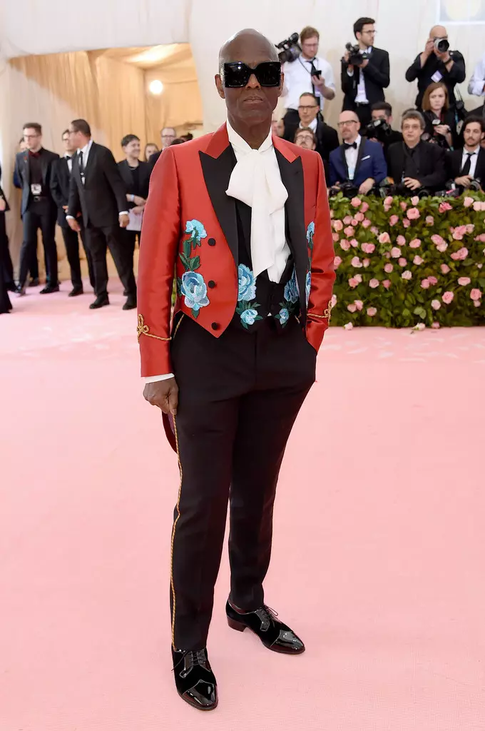 Homes al campament de celebració de la Met Gala 2019: notes sobre la moda 23276_6